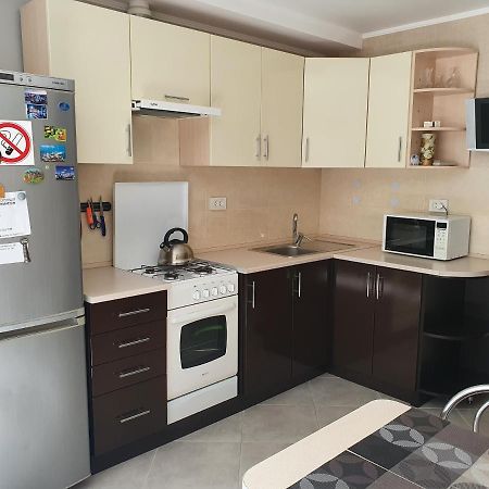 Квартира " A Quiet Place" Appartement Kamjanets-Podilsky Buitenkant foto