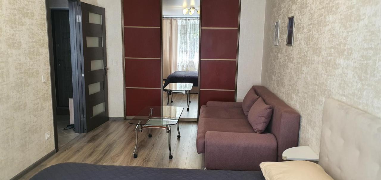 Квартира " A Quiet Place" Appartement Kamjanets-Podilsky Buitenkant foto