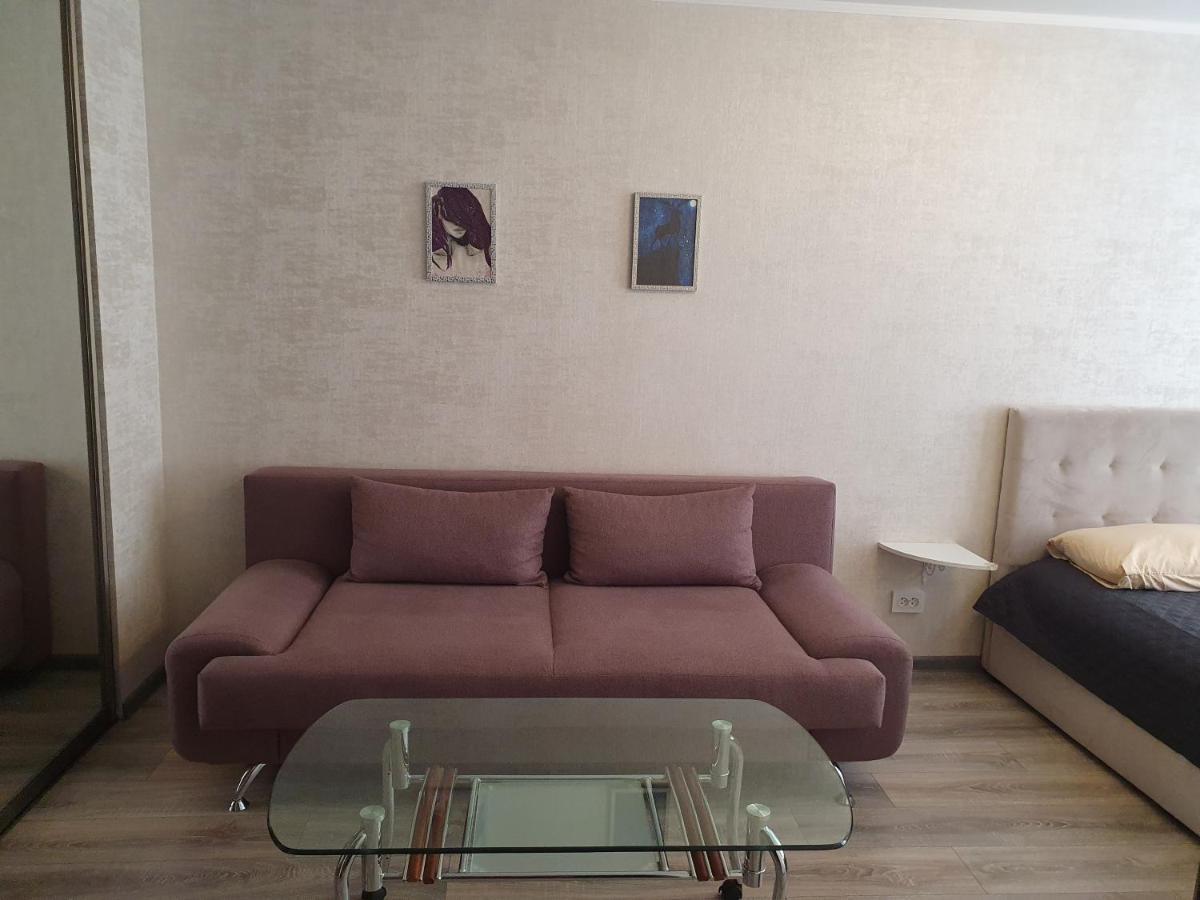 Квартира " A Quiet Place" Appartement Kamjanets-Podilsky Buitenkant foto