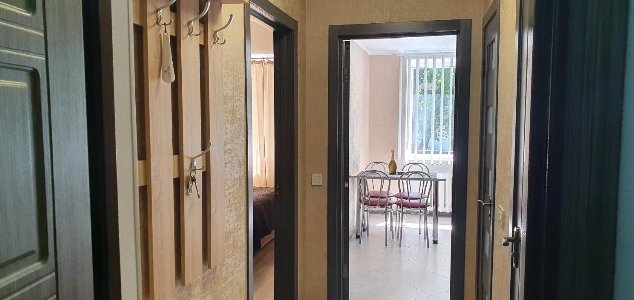 Квартира " A Quiet Place" Appartement Kamjanets-Podilsky Buitenkant foto
