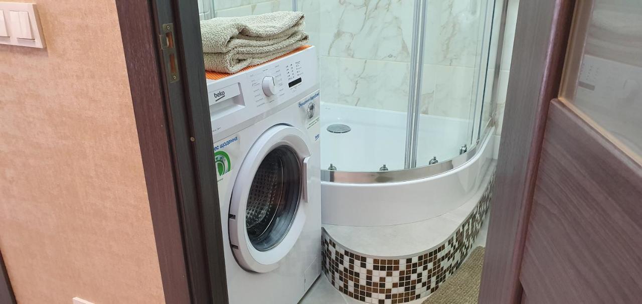 Квартира " A Quiet Place" Appartement Kamjanets-Podilsky Buitenkant foto